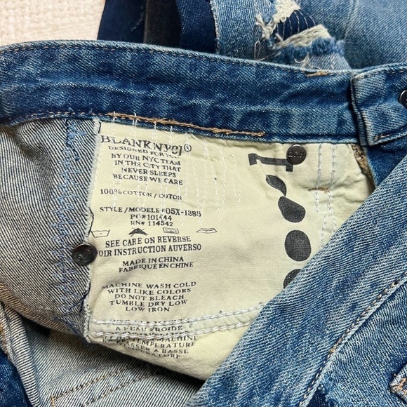BLANKNyc Crop Boyfriend Distressed Jeans - Picture 8 of 8